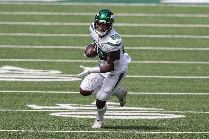 Jets TE Chris Herndon catches pass